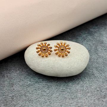 Dazzling Sunburst Gold Pendant Daily wear Necklace Set