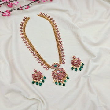 Kemp temple necklace set
South Indian kemp jewellery set
Temple necklace with green beads
Kemp bridal necklace set
Traditional kemp necklace set