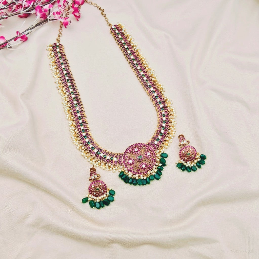 Kemp temple necklace set
South Indian kemp necklace
Bridal temple necklace set
Kemp necklace with green beads
Traditional kemp jewellery set