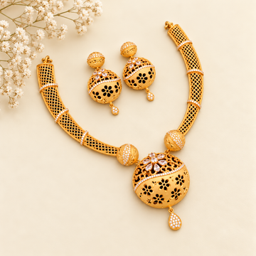 Gold forming Hasli style Necklace set