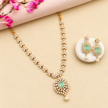 Floral American diamond necklace