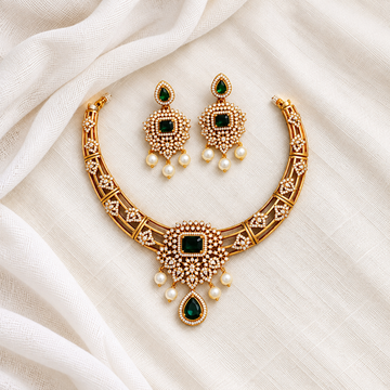 Hasli solitaire Diamond necklace set