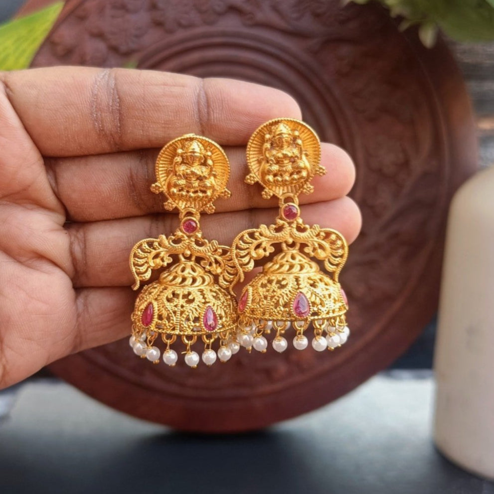 Jhumkis, Earrings, Golden jhumkas